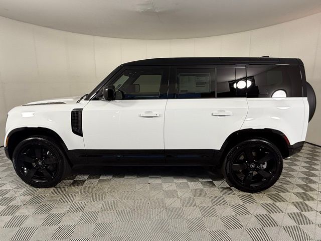2025 Land Rover Defender 110 X-Dynamic SE photo 3