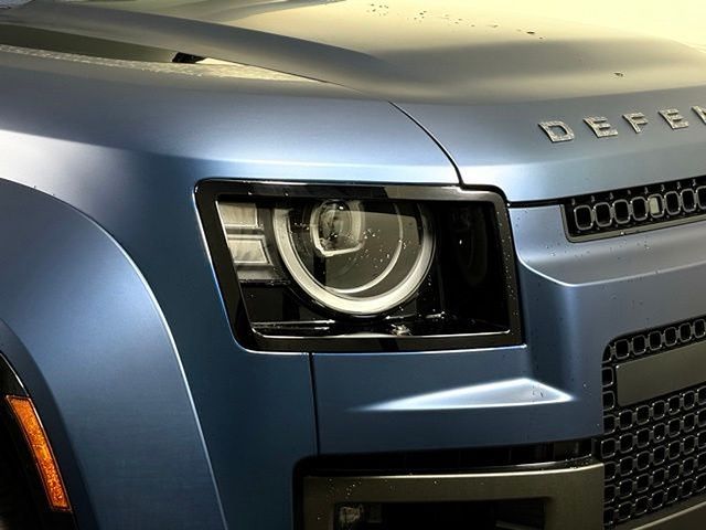 2026 Land Rover Defender OCTA - Photo 14