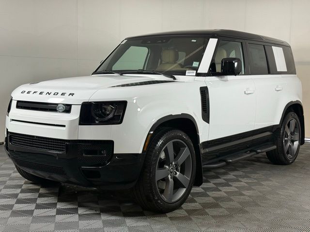 2025 Land Rover Defender 110 V8 photo 2