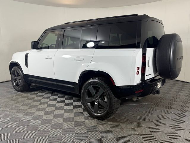 2024 Land Rover Defender 110 X-Dynamic SE photo 3