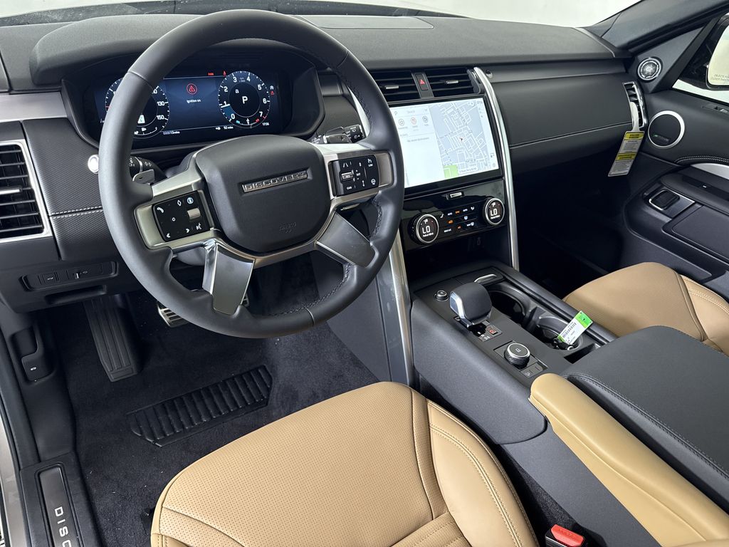 New 2026 Land Rover Discovery Dynamic SE SUV