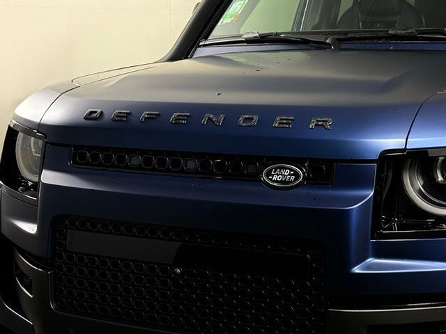 2026 Land Rover Defender OCTA - Photo 10