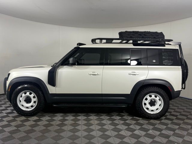 2024 Land Rover Defender 110 S photo 3