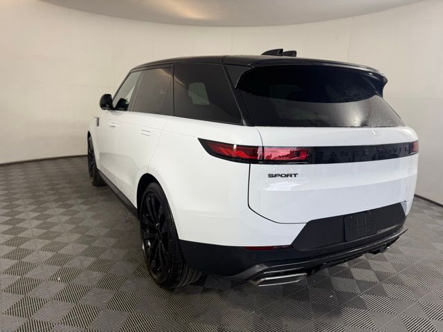2025 Land Rover Range Rover Sport SE photo 4