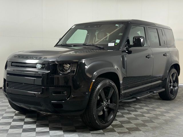 2025 Land Rover Defender 110 V8 photo 2
