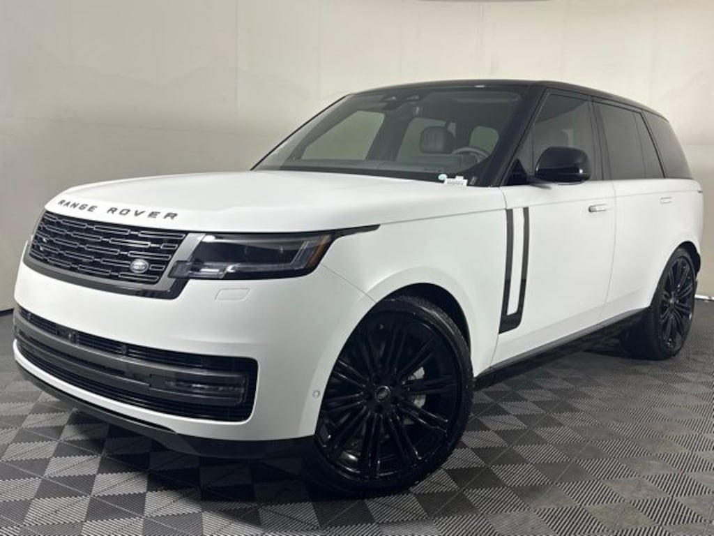 New 2025 Land Rover Range Rover SE SUV