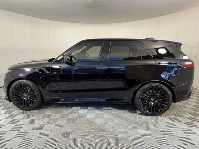 2025 Land Rover Range Rover Sport photo 3