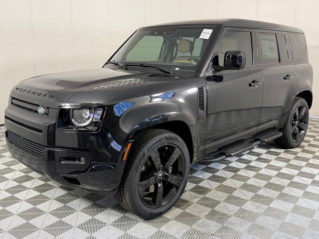 2025 Land Rover Defender 110 V8 photo 2