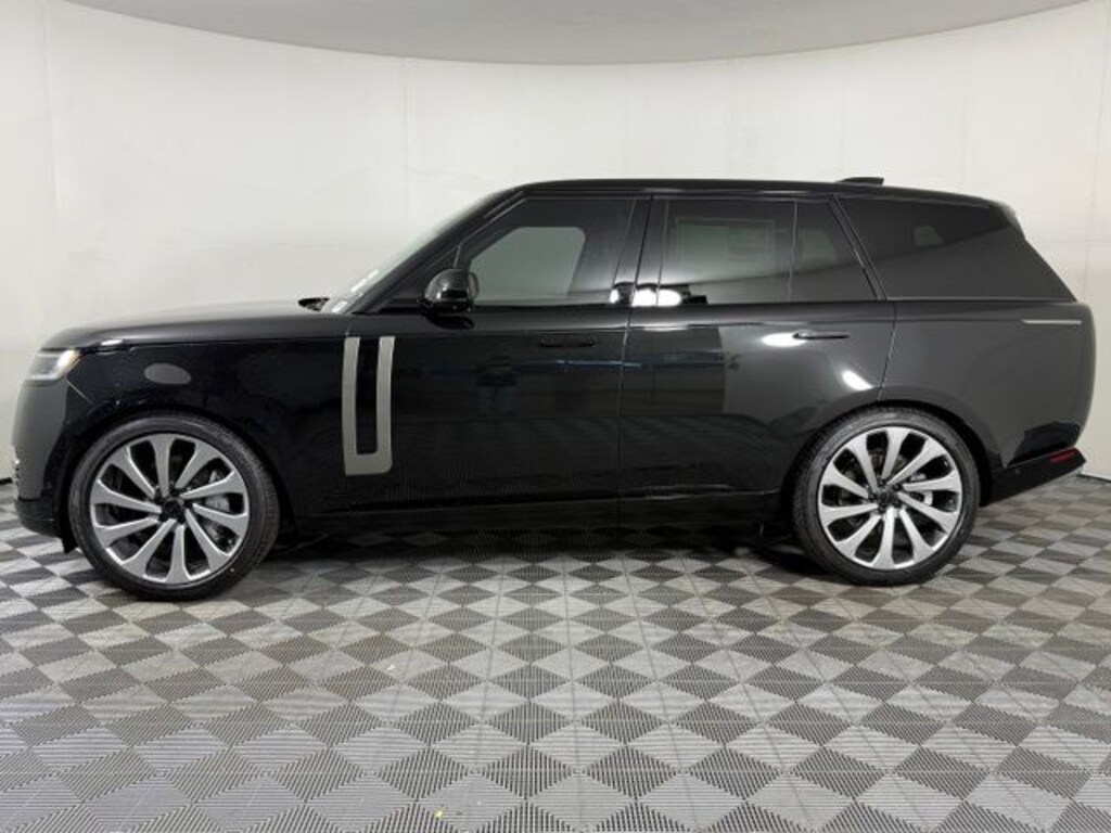 New 2026 Land Rover Range Rover SE SUV