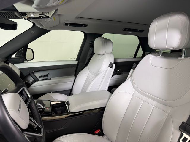 2024 Land Rover Range Rover Sport SE photo 2