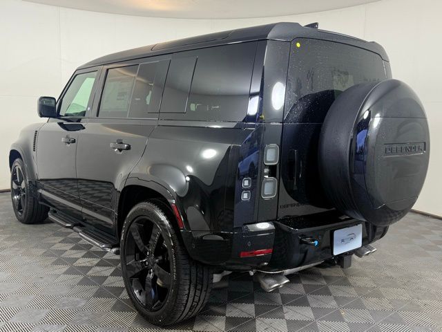 2026 Land Rover Defender 110 V8 photo 3