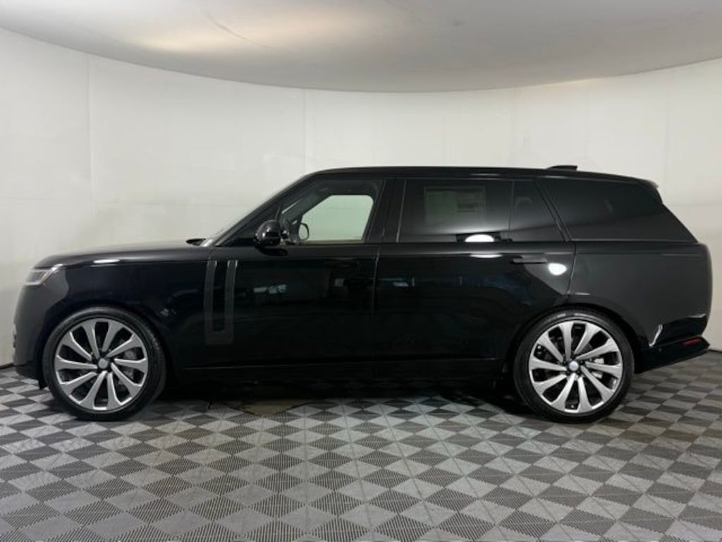 New 2025 Land Rover Range Rover SE SUV