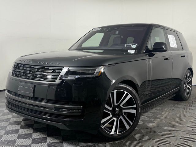 2023 Land Rover Range Rover SE's photo