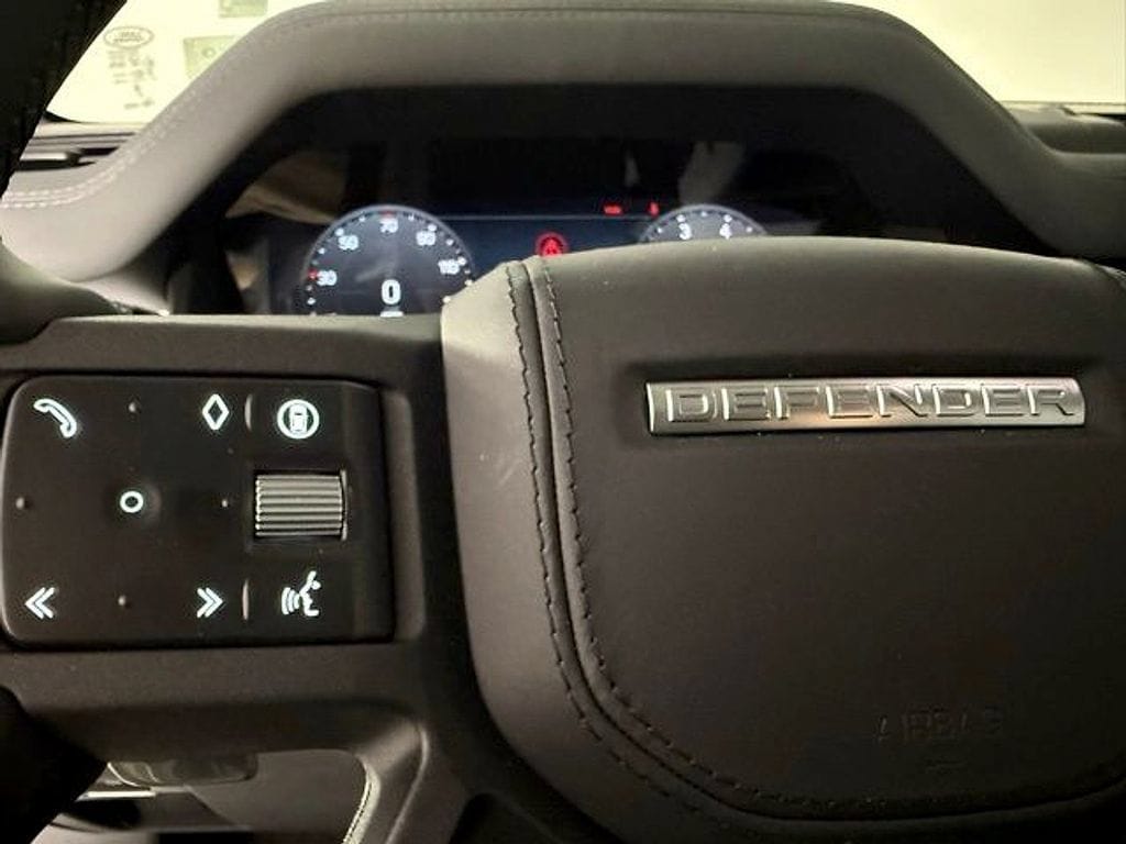 2026 Land Rover Defender V8 - Photo 20