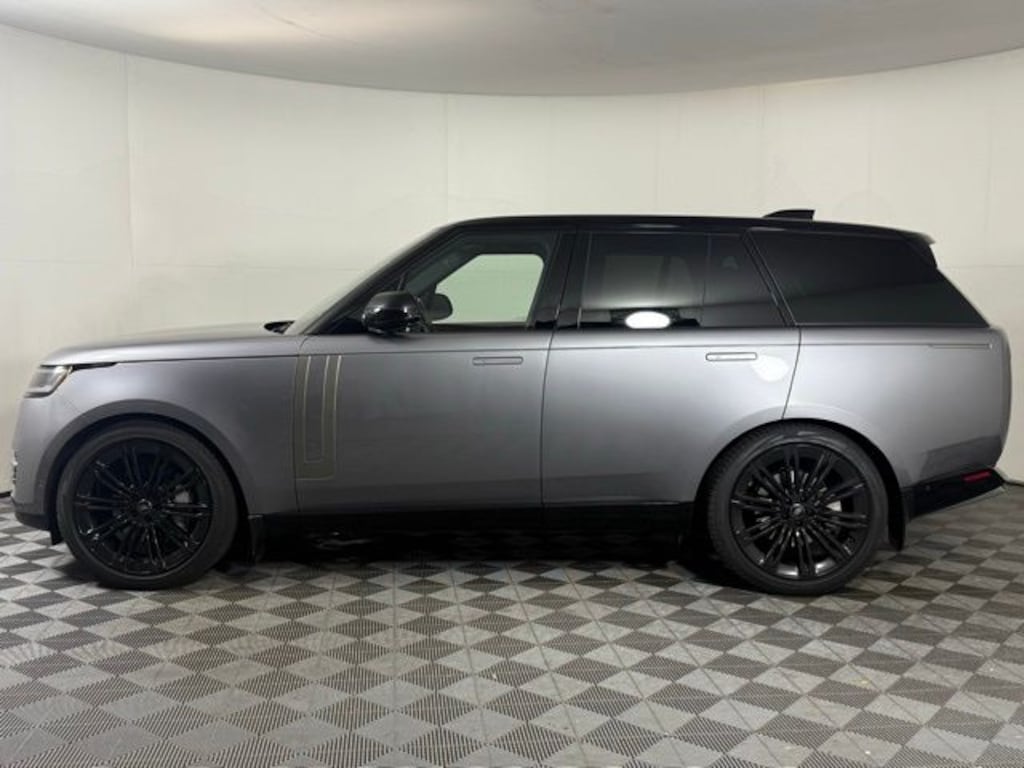 Used 2024 Land Rover Range Rover SE SUV