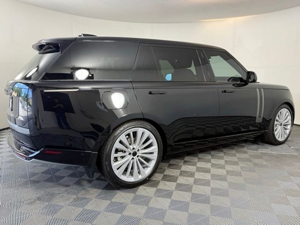 New 2026 Land Rover Range Rover SE 7 Seats SUV