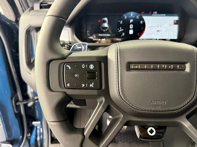 2026 Land Rover Defender OCTA - Photo 36