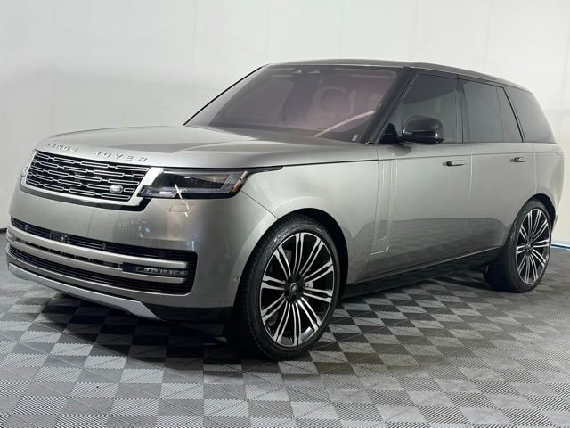 2023 Land Rover Range Rover SE photo 2