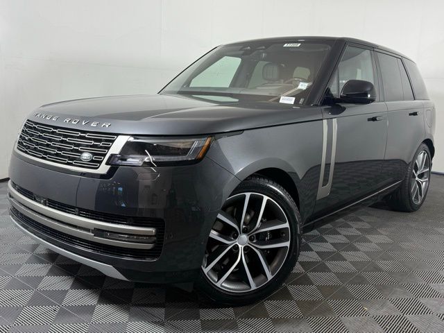 2025 Land Rover Range Rover SE's photo