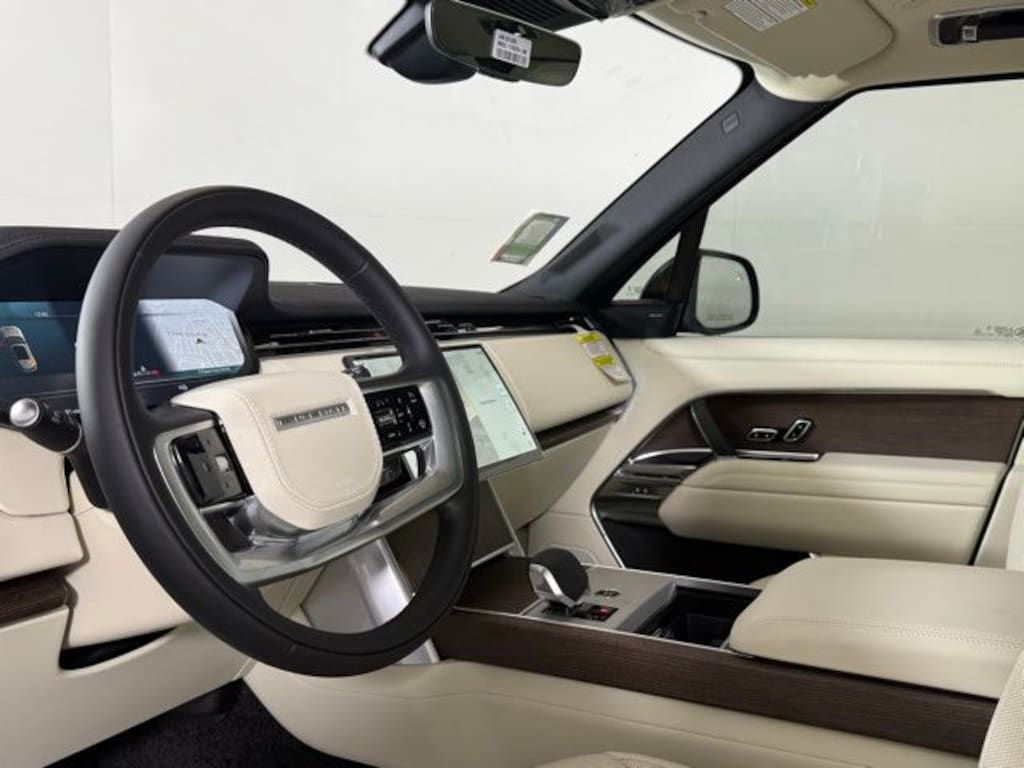 New 2026 Land Rover Range Rover SE 400PS SUV