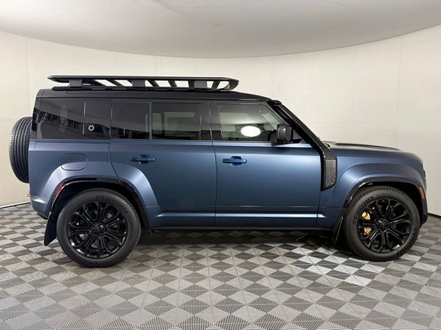 2026 Land Rover Defender OCTA - Photo 7