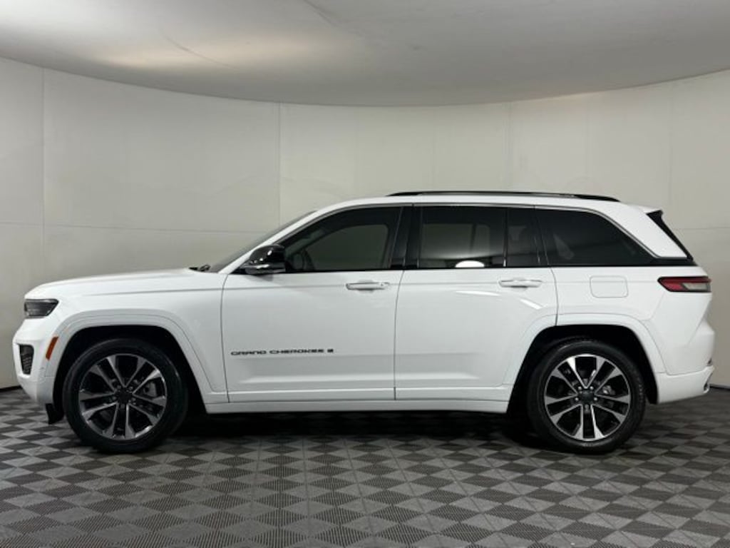 Used 2023 Jeep Grand Cherokee Overland SUV