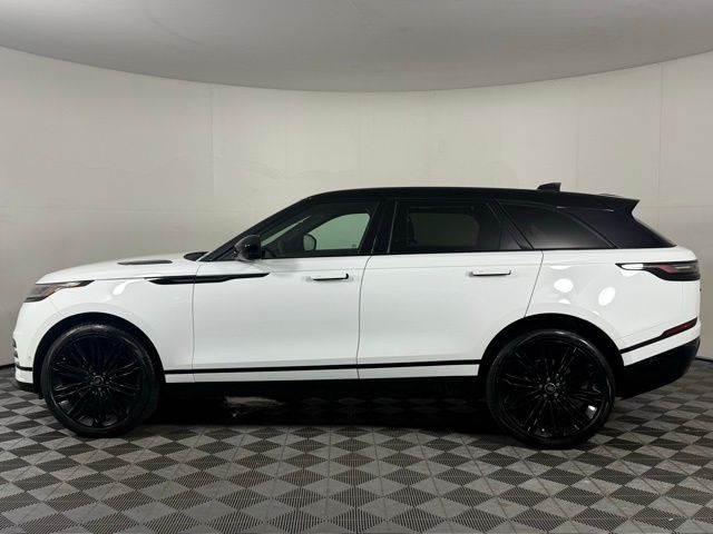 2026 Land Rover Range Rover Velar SE photo 3