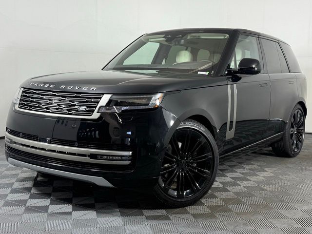 2026 Land Rover Range Rover SE's photo