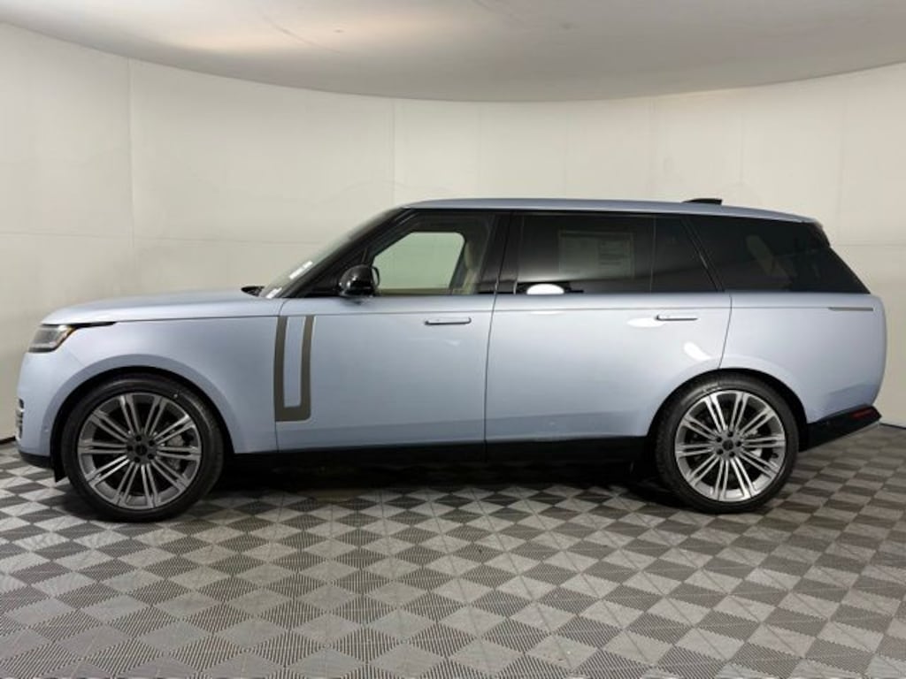 New 2026 Land Rover Range Rover SE LWB 7-Seats / V8 Long Wheel Base