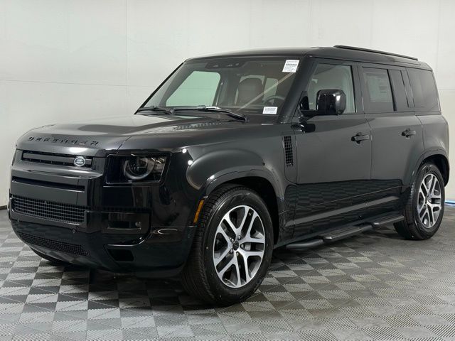 2026 Land Rover Defender 110 X-Dynamic SE photo 2