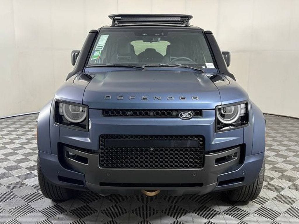2026 Land Rover Defender OCTA - Photo 9