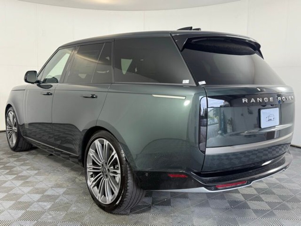 New 2025 Land Rover Range Rover SE SUV