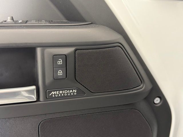 2025 Land Rover Defender X-Dynamic SE - Photo 29