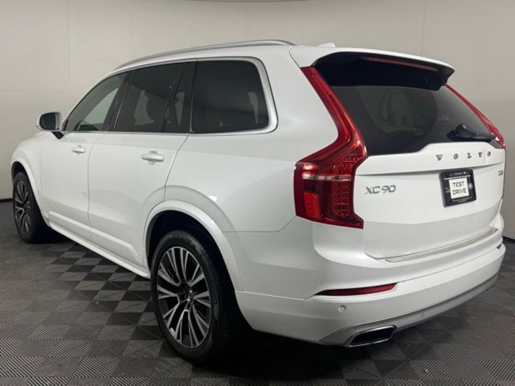 Used 2020 Volvo XC90 T6 Momentum SUV
