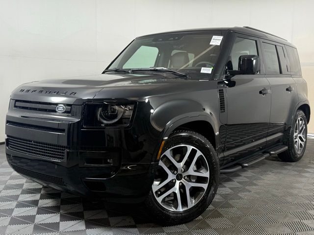 2026 Land Rover Defender X-Dynamic SE's photo