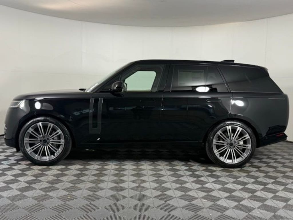 New 2026 Land Rover Range Rover SE SUV