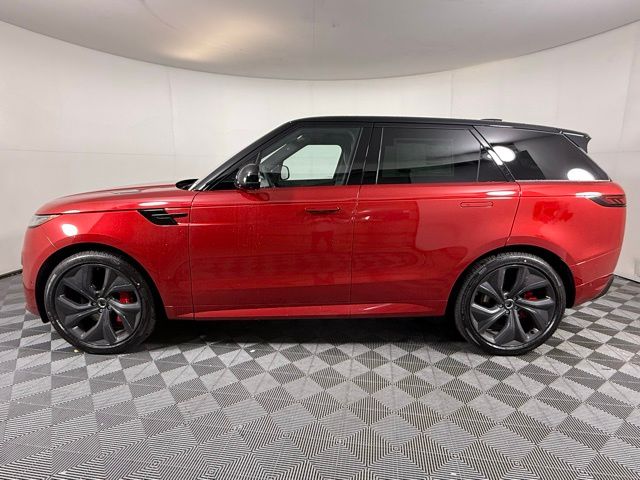 2025 Land Rover Range Rover Sport SE photo 3