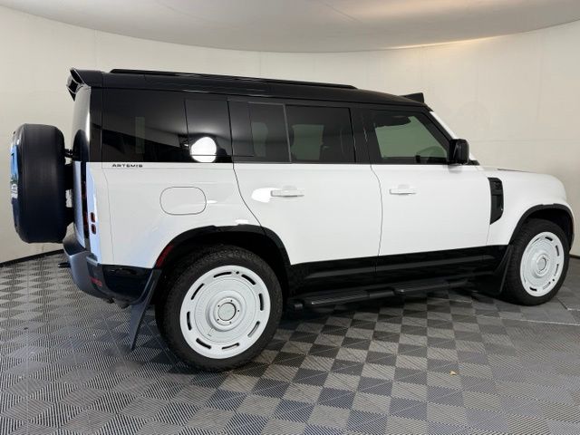 2025 Land Rover Defender X-Dynamic SE - Photo 8