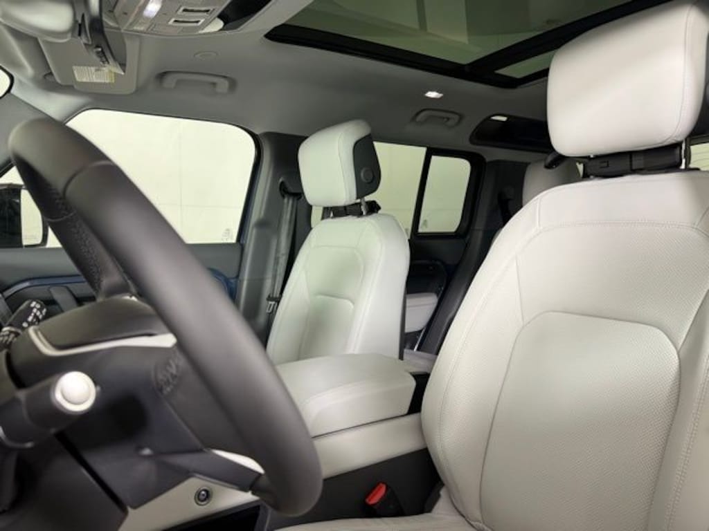 New 2026 Land Rover Defender 110 400PS X-Dynamic SE SUV