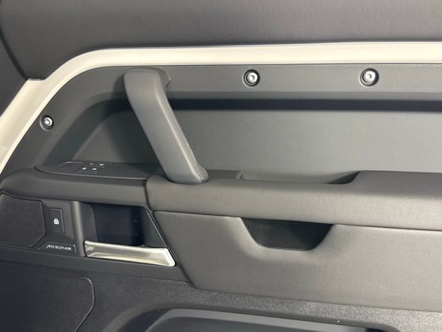 2026 Land Rover Defender S - Photo 39