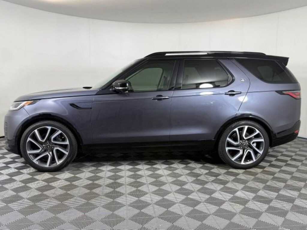 Used 2025 Land Rover Discovery Dynamic SE SUV