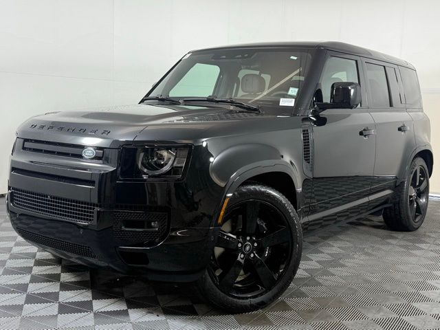 2025 Land Rover Defender V8's photo
