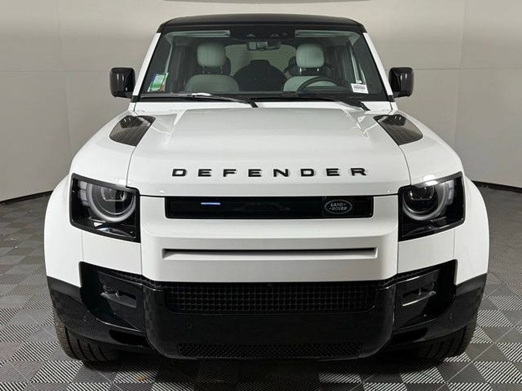 2026 Land Rover Defender V8 - Photo 11