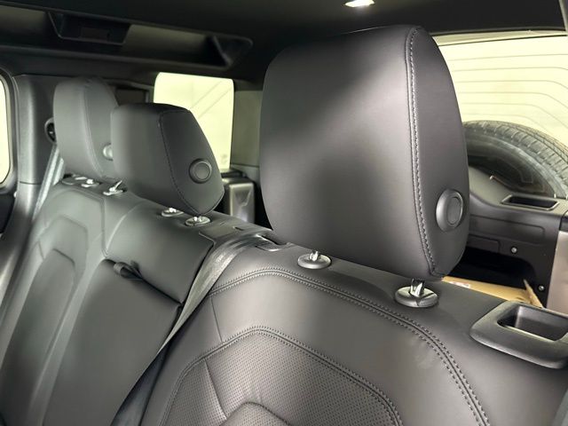 2026 Land Rover Defender S - Photo 33