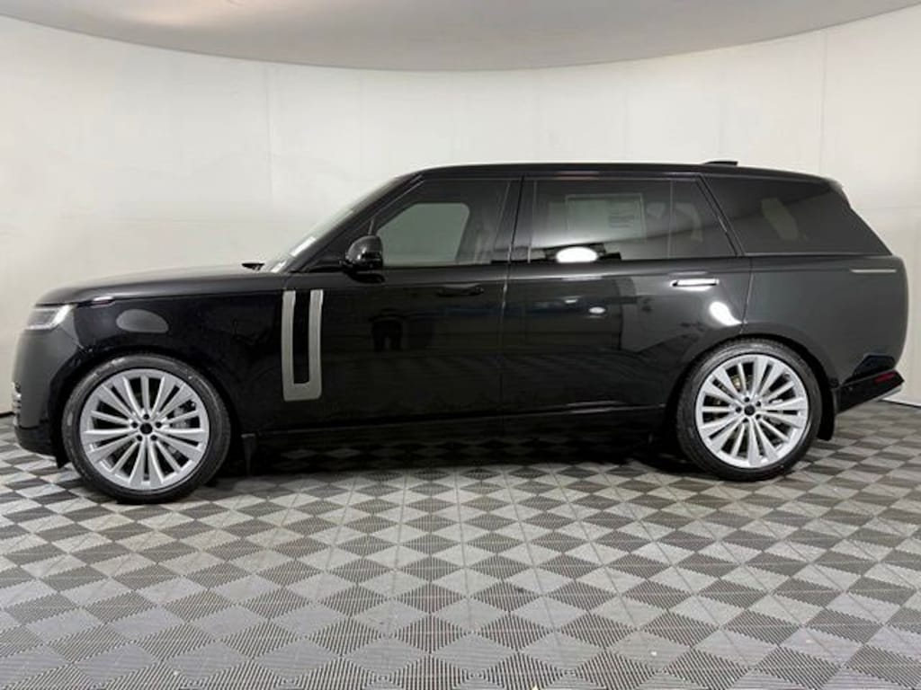 New 2026 Land Rover Range Rover SE 7 Seats SUV