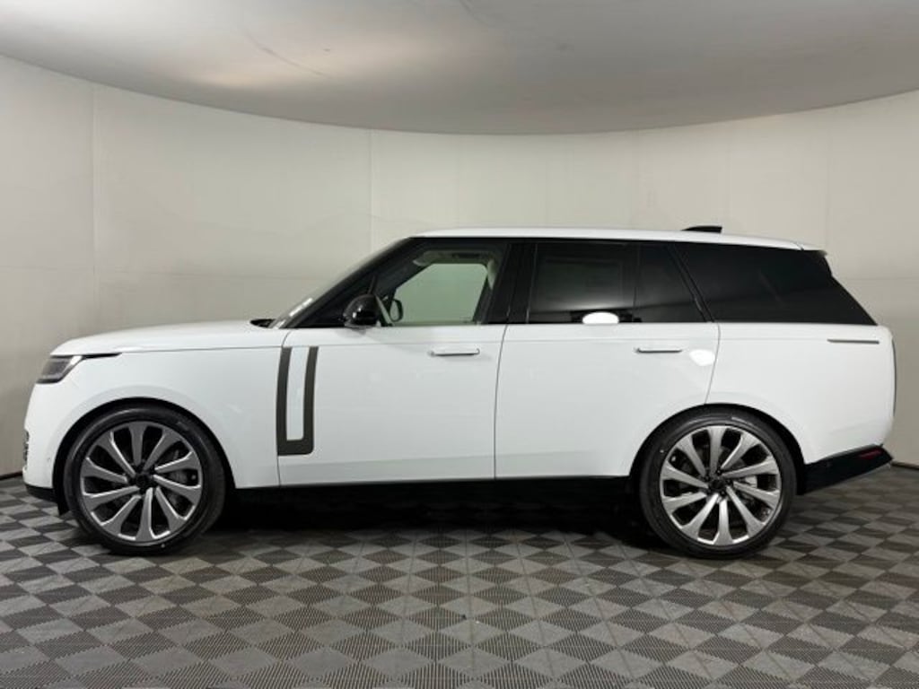 New 2026 Land Rover Range Rover SE SUV