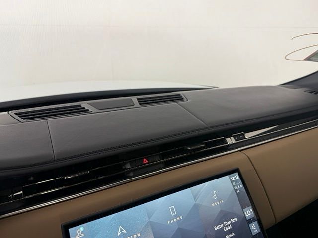 2025 Land Rover Range Rover Sport 32