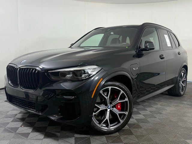 2023 BMW X5 45e's photo