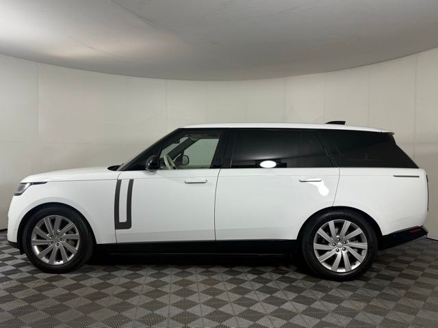 2023 Land Rover Range Rover Base photo 3