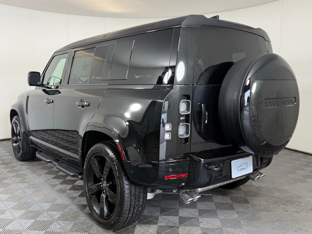 2025 Land Rover Defender 110 V8 photo 4